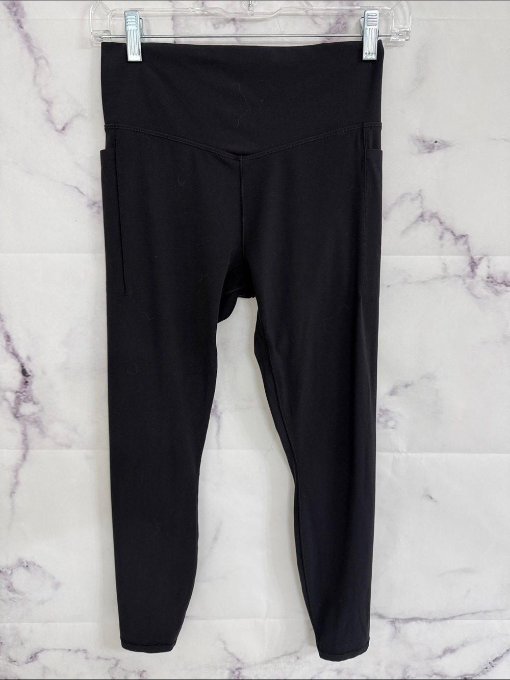 Vuori black side pocket, high-rise leggings size medium